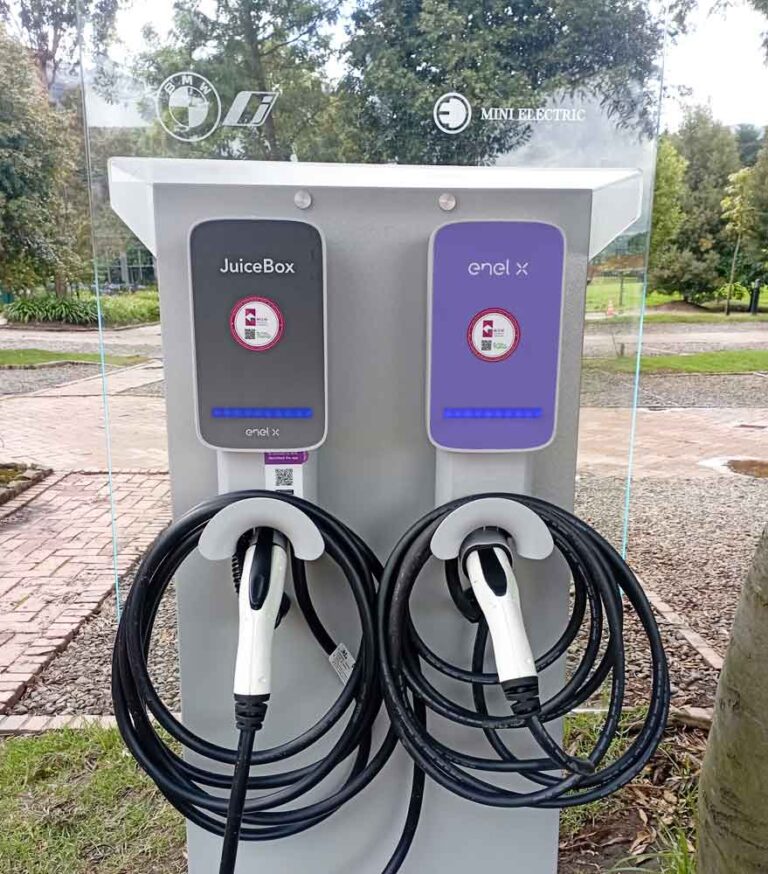 cargador electrico tennis club
