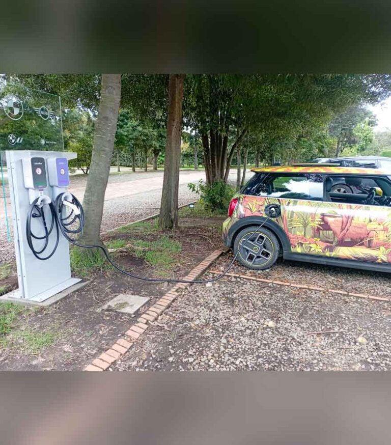 cargador electrico tennis club
